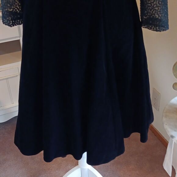 Vintage. Karen Lucas for Niki Black Evening Dress. Cocktail. Quiet Luxury. - Picture 3 of 13